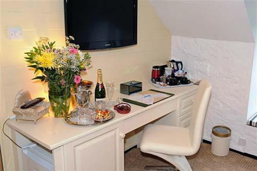 Yr Hen Felin - The Old Mill Bed & Breakfast 4*